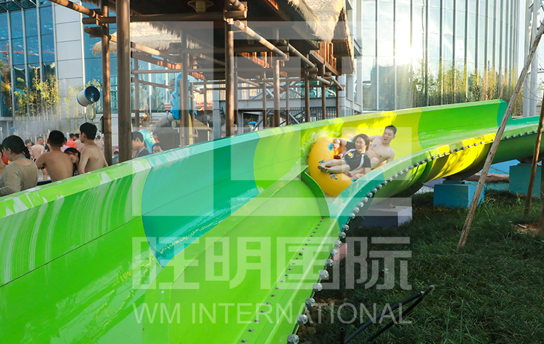 tau-luon-sieu-toc-truot-nuoc-4-cong-vien-nuoc-VGTwaterparks