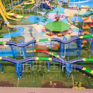 tau-luon-sieu-toc-truot-nuoc-7-cong-vien-nuoc-VGTwaterparks