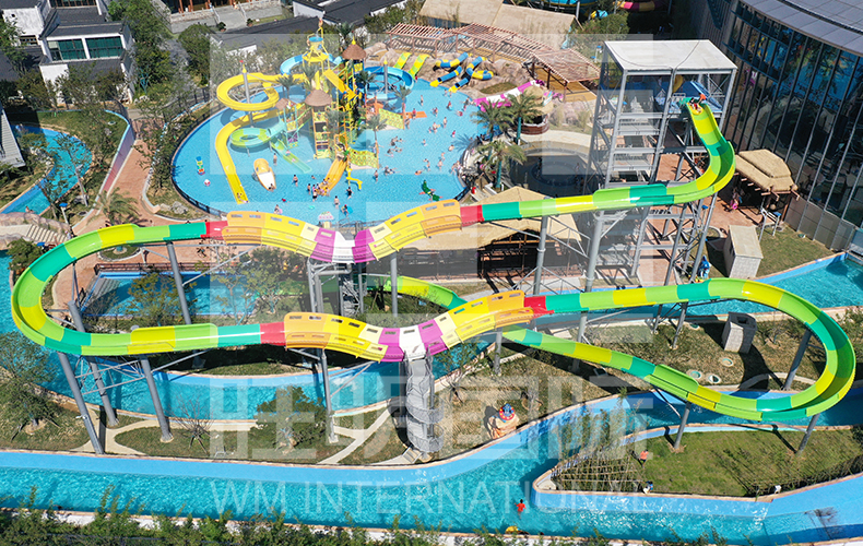 tau-luon-sieu-toc-truot-nuoc-cong-vien-nuoc-VGTwaterparks