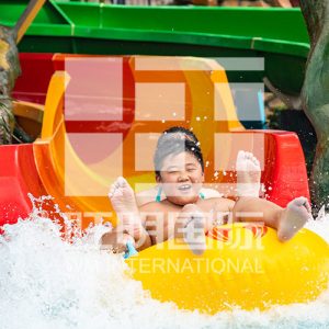 truot-doi-3-cong-vien-nuoc-VGTwaterparks