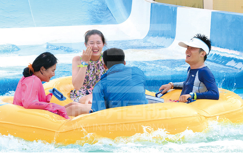 truot-luot-van-khong-lo-4-cong-vien-nuoc-VGTwaterparks