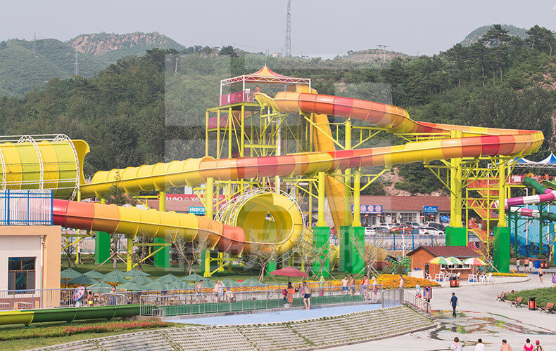 truot-tran-cong-3-vien-nuoc-VGTwaterparks (1)