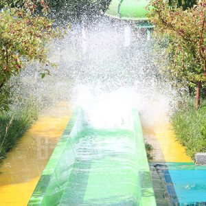 truot-vong-lap-khong-lo-tren-khong-2-cong-vien-nuoc-VGTwaterparks